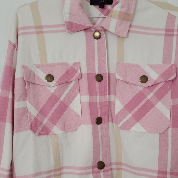 Oversized Flannel NOBO Pink and White Plaid Crop Top - Picture 7 of 8